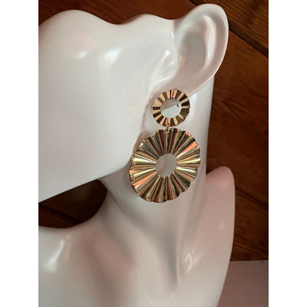 Gold Tone Swirl Motif Dangle Earrings NWT